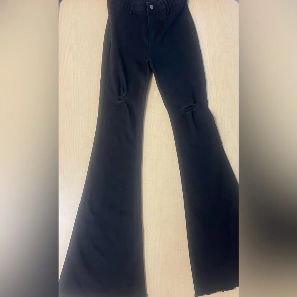 Women’s Black Denim Jeans flare/bell bottom M/6 like new